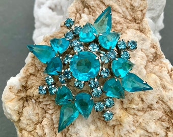 Vintage Rhinestone Brooch Midcentury Jewelry Turquoise Rhinestone Pin Art Nouveau Jewelry Style Pin Vintage Brooch 1960s? Excellent PreOwned