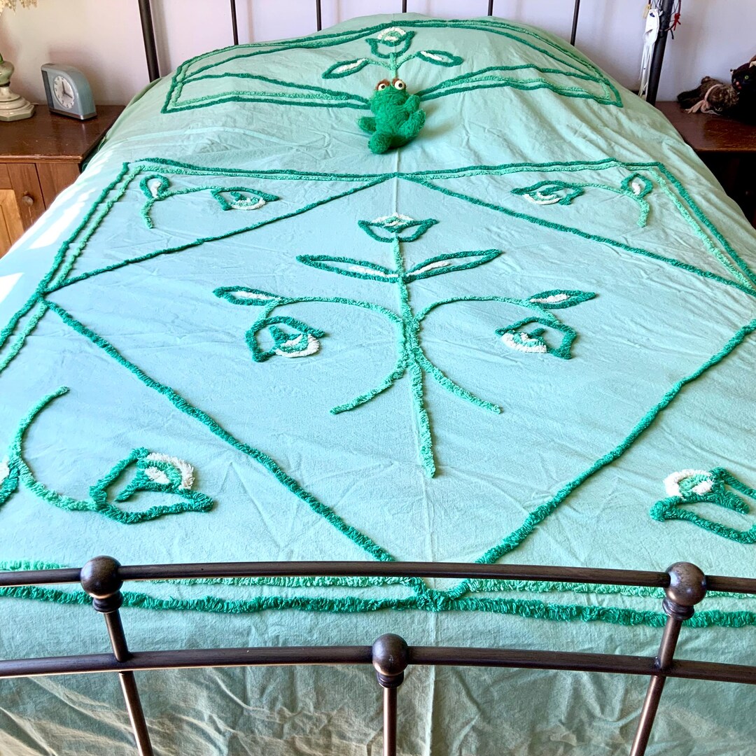 Chenille Bedspread Queen Size Or Double Bed Mint Green Excellent 