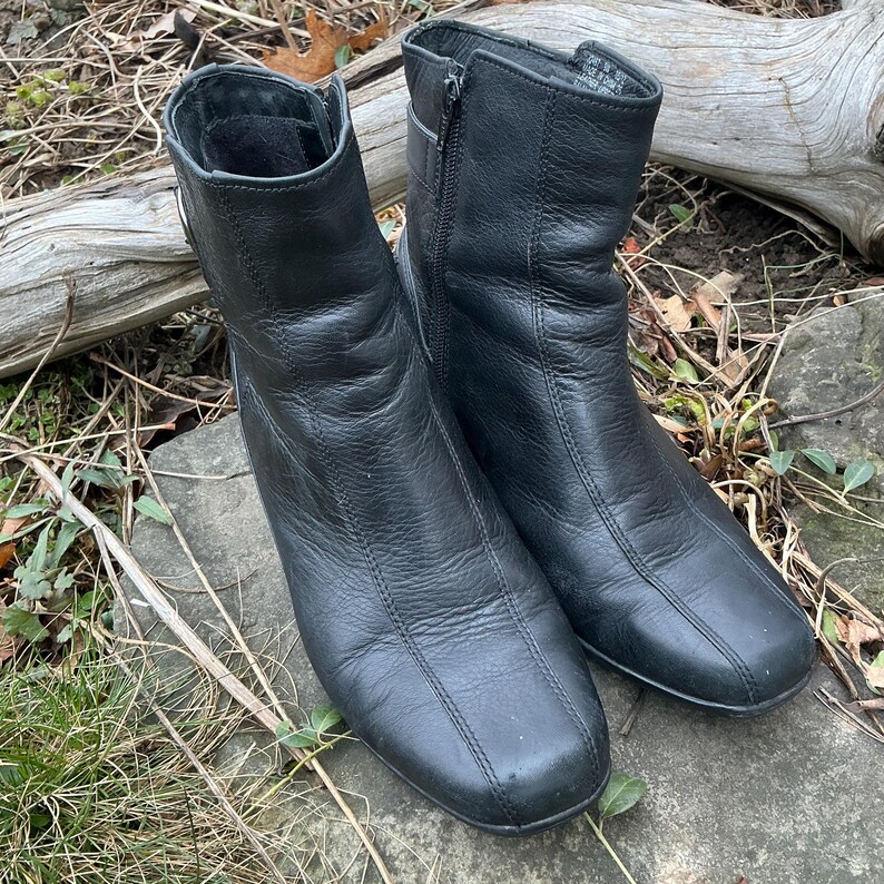 Svarta läderstövlar damstorlek 9 brett spänne och dragkedja i sidan begagnade Clarks skor bild 7