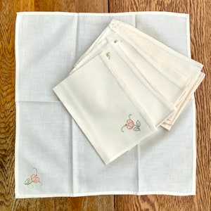 Vintage Embroidered  Linen Napkins 12 Table Napkins Mid Century Home Decor Vintage Napkins Wedding Table Decor Country Home Decor Party