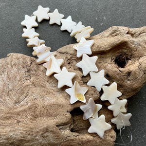 大粒の真珠貝の星型ビーズ 天然色 ジュエリー製作用品 AAA品質