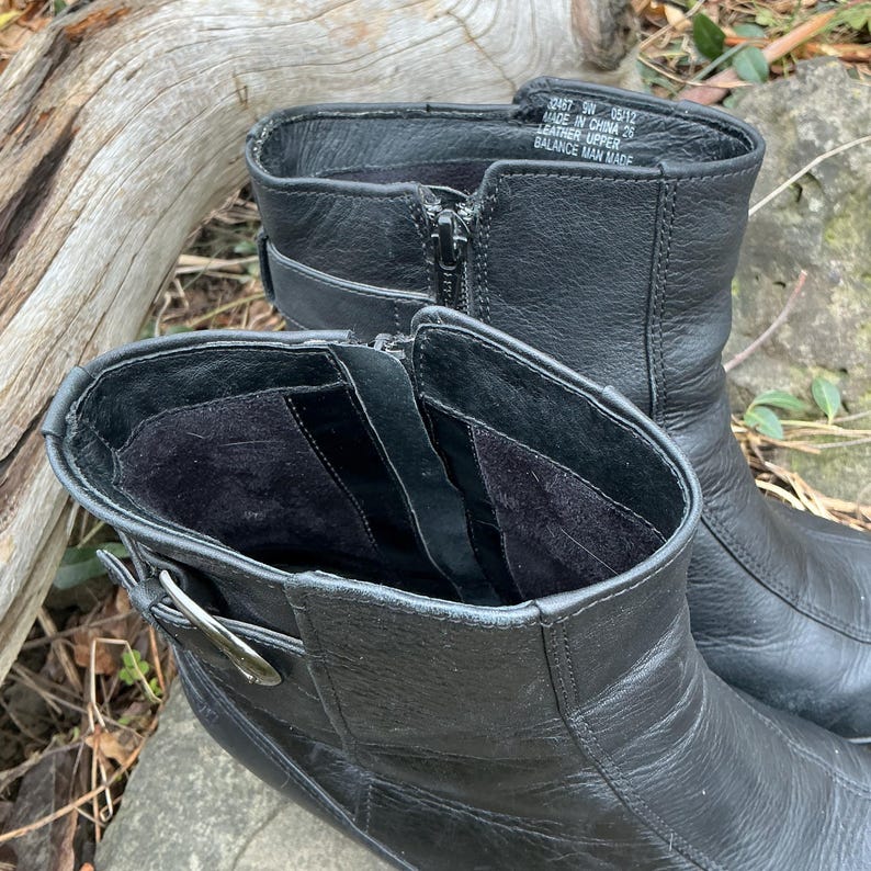 Svarta läderstövlar damstorlek 9 brett spänne och dragkedja i sidan begagnade Clarks skor bild 5