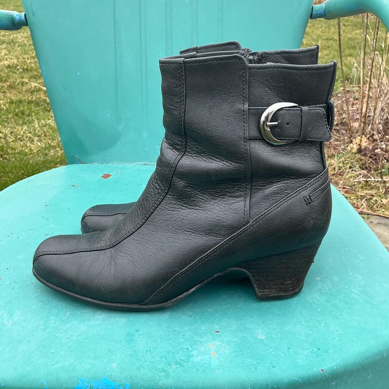 Svarta läderstövlar damstorlek 9 brett spänne och dragkedja i sidan begagnade Clarks skor bild 14