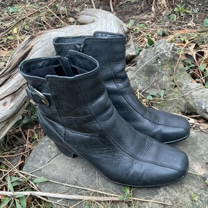 Svarta läderstövlar damstorlek 9 brett spänne och dragkedja i sidan begagnade Clarks skor bild 8