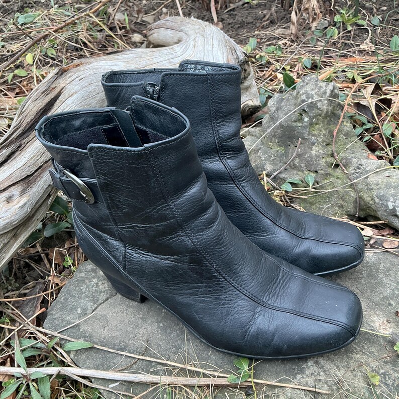 Svarta läderstövlar damstorlek 9 brett spänne och dragkedja i sidan begagnade Clarks skor bild 8