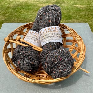 2 Skeins Donegal Tweed Handspun Yarn Blarney Woolen Mill Ireland Natural Washable PreOwned Destash