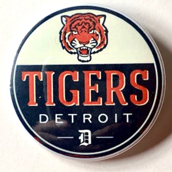 Detroit Tigers Vintage Baseball Team Logo 2 1/4 inch in diameter pin/button NEW!