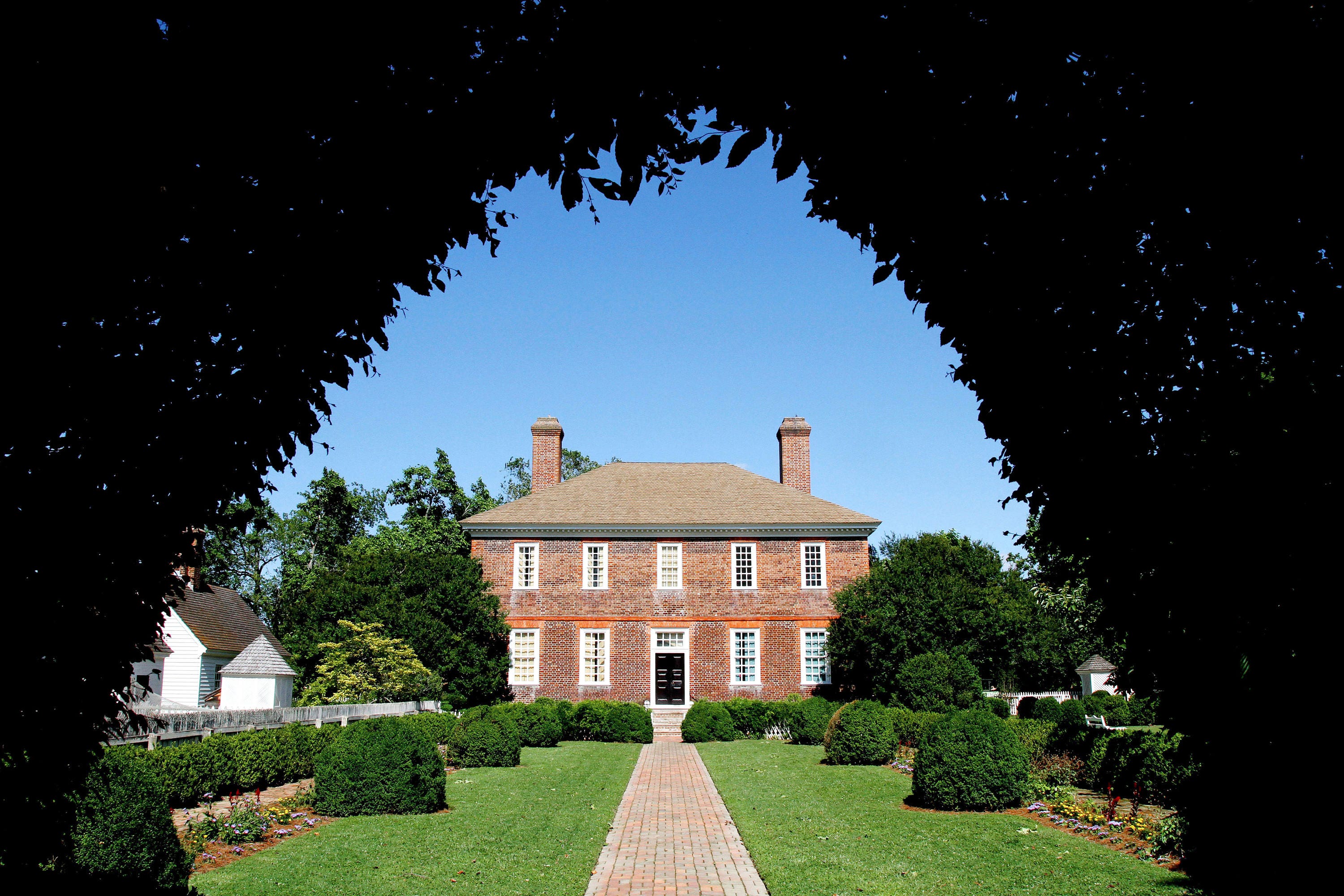 Wythe House Colonial Williamsburg Virginia Topiary Etsy