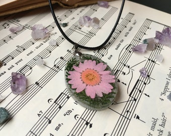 Collier pendentif en résine de fleur rose véritable pressé