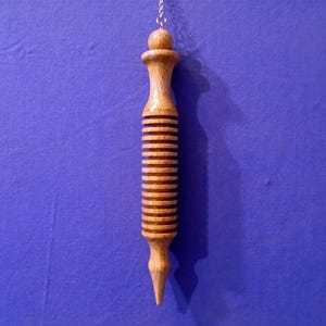 Handgefertigtes Pendel aus Holz *Isis-16 Ring* Verwendung: Heilung, Allergietest, Chakra-Ausgleich, Pendeln mit Pendeln, Pendeln mit Pendel.