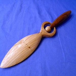 Handgefertigtes Unikat aus Holz *Goddess Blade Athame* mit einem Amethyst Edelstein Cabochon am Griffende. Göttin, Pagan, Zeremoniell, Ritual