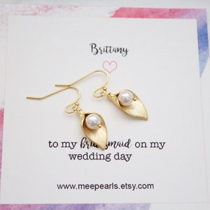 Calla Lily Earrings//Bridesmaid Earrings//Bridal Party Gift//Gold Calla Lily Pearl Earrings//Lilly Earring with Pearls//Silver Lilly Flower