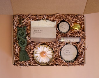 Mothers day gift box | Bath & beauty box | Spa gift set for her | Mothers day gift | Gift box for woman | Spa Kit for Women | gift box