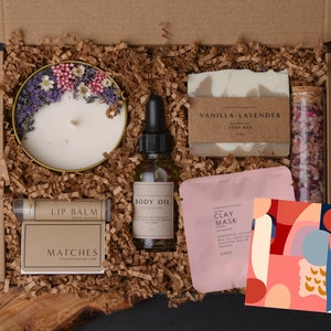 Mother&#39;s Day Gift Box, Mom Gift Box, Gift for Mom, Gift Box daughter, Mom Care Box, Mom gift, Mom Hugs Gift, gift box for mom, Mothers Day