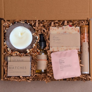 Best Friend Pamper Box, Care Package, Lavender Spa Gift, Gift for Her, Birthday Gift, Self-Care Gift, Vegan, Thinking of You, Healing Vibes