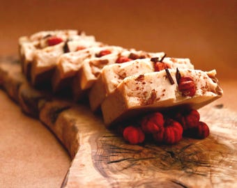 Handgemaakte geurende zeep: drakenfruit, granaatappel, citrus-eucalyptus, koffie-kokos en meer.