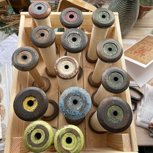 Bobinas de algodón de madera vintage de 7"