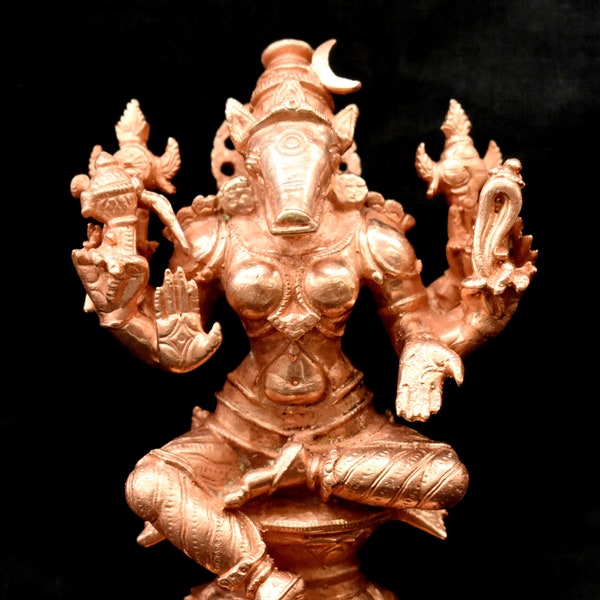 Ídolo de la diosa Varahi en cobre sólido puro