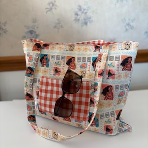 Bolso tote reversible con temática de Moana imagen 2