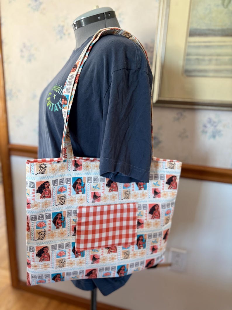 Bolso tote reversible con temática de Moana imagen 1