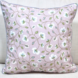 Thibaut / Anna French Schnürsenkel Druck in Lavendel Kissenbezug aus der Bristol Kollektion. Kundenspezifische Größen verfügbar