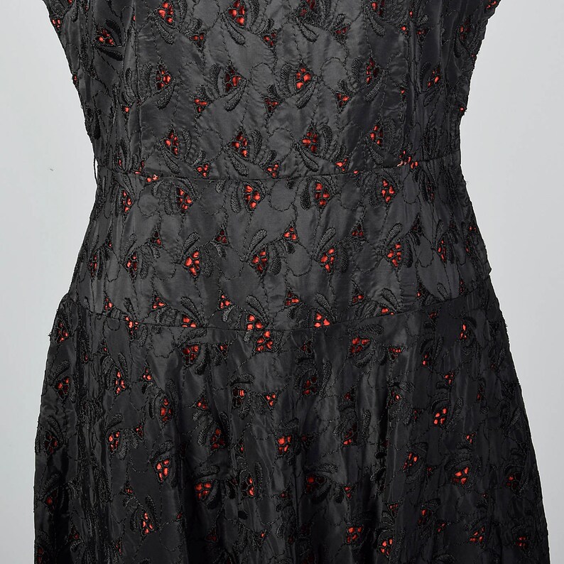 XL 1950s Black Eyelet Dress Short Sleeve Dress Red Lining Spring Summer Cocktail Party Evening Wear LBD 50s Vintage