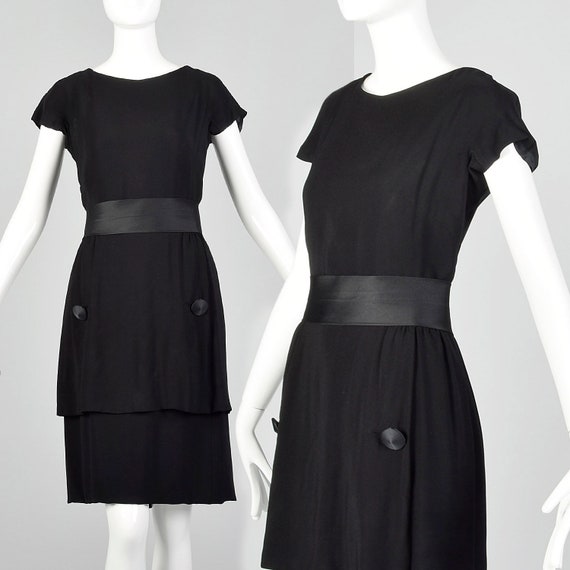 Small 1960s Classic Little Black Dress Short Slee… - image 1