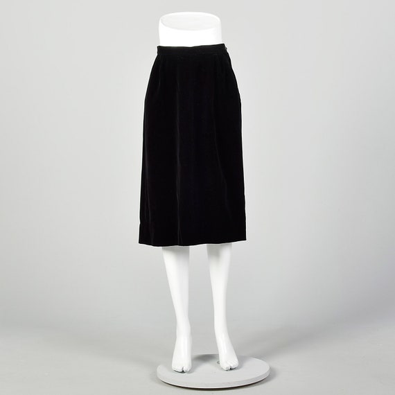 Small 1950s Skirt Black Velvet Rockabilly A-line … - image 10