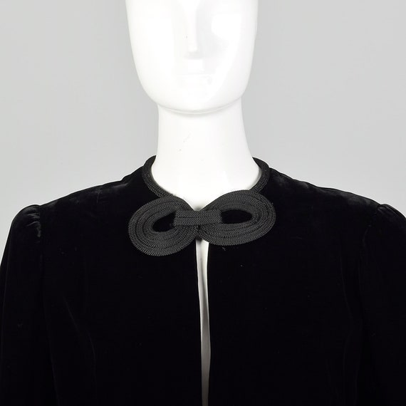 Large 1940s Black Skirt Suit Halle Bros. Co. Velv… - image 7