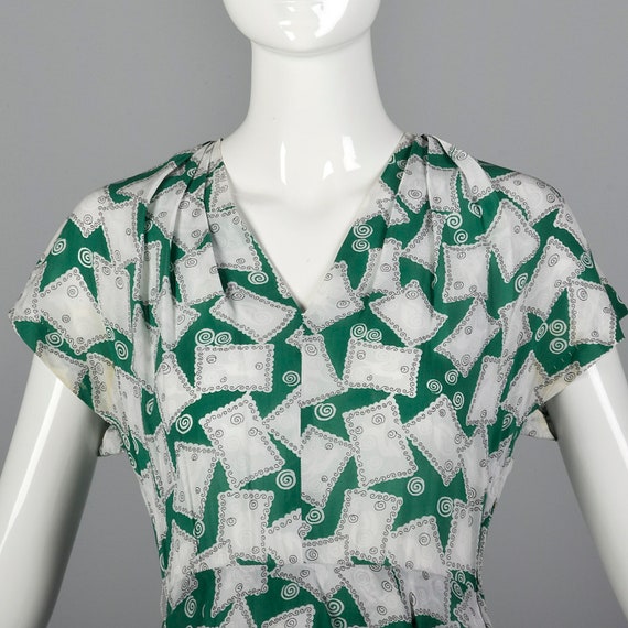 XS 1940s Novelty Print Dress 40s Rayon Dress Pepl… - image 6
