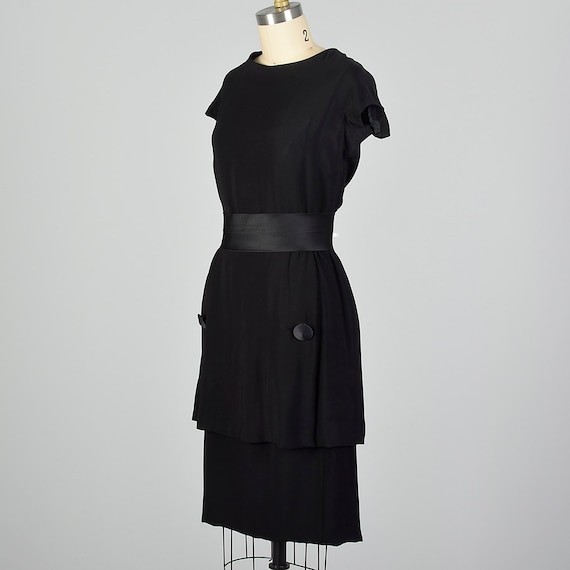 Small 1960s Classic Little Black Dress Short Slee… - image 3