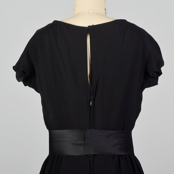 Small 1960s Classic Little Black Dress Short Slee… - image 7
