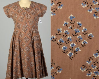 XL 1950s Brown Cotton Day Dress Blue Floral Print Short Sleeves Casual Summer