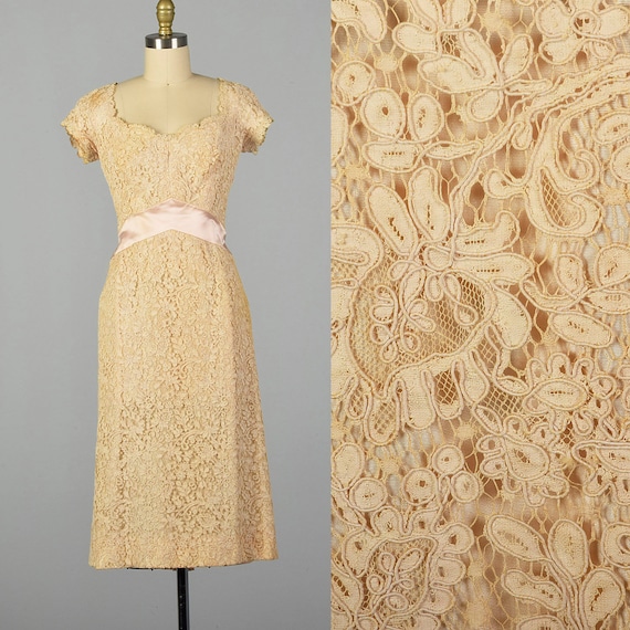 XS 1940s Dress Pink Cream Lace Satin Sweetheart P… - image 1