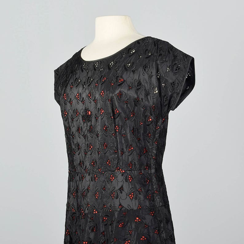 XL 1950s Black Eyelet Dress Short Sleeve Dress Red Lining Spring Summer Cocktail Party Evening Wear LBD 50s Vintage