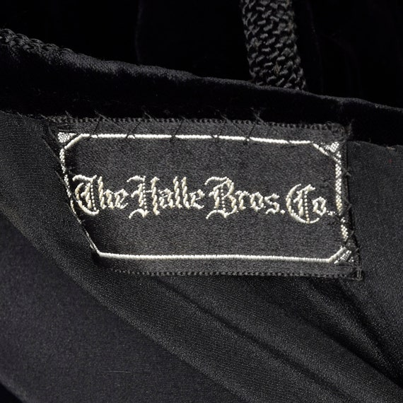 Large 1940s Black Skirt Suit Halle Bros. Co. Velv… - image 10