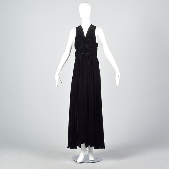 Medium 1930s Formal Gown Black Silk Velvet Evening