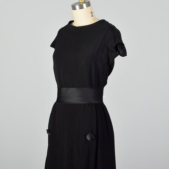 Small 1960s Classic Little Black Dress Short Slee… - image 6
