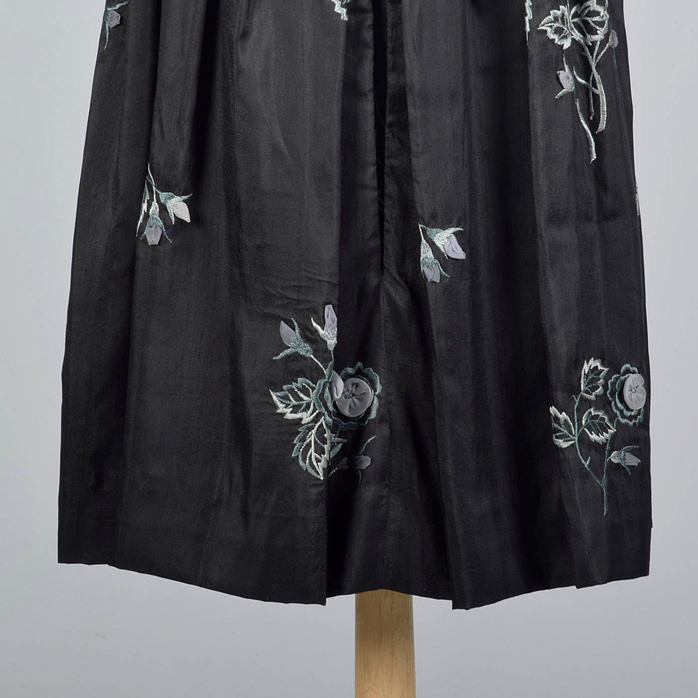 1950s Unlabeled Black Full Circle Skirted Silk Dress w Daisy Applique Bust