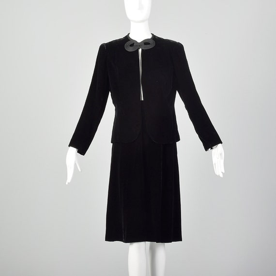 Large 1940s Black Skirt Suit Halle Bros. Co. Velv… - image 1