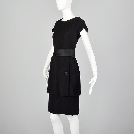 Small 1960s Classic Little Black Dress Short Slee… - image 5