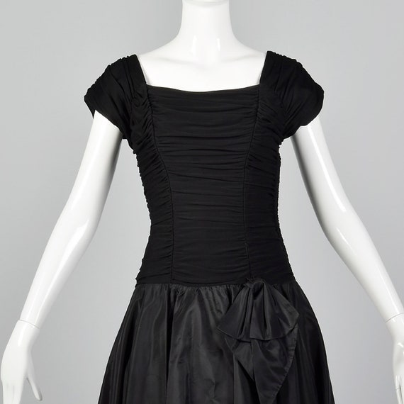 XXS Black Dress with Ruched Bodice Fitted Waist F… - image 6