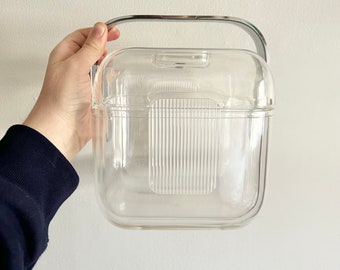 Vintage Guzzini square ice bucket Amanda clear lucite plastic designed by Ambrogio Pozzi 1980s