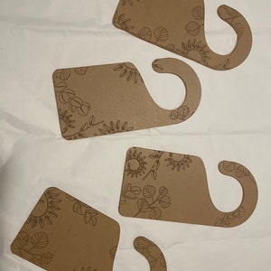 Tropical plant - blank baby clothing organizers or do not disturb signs