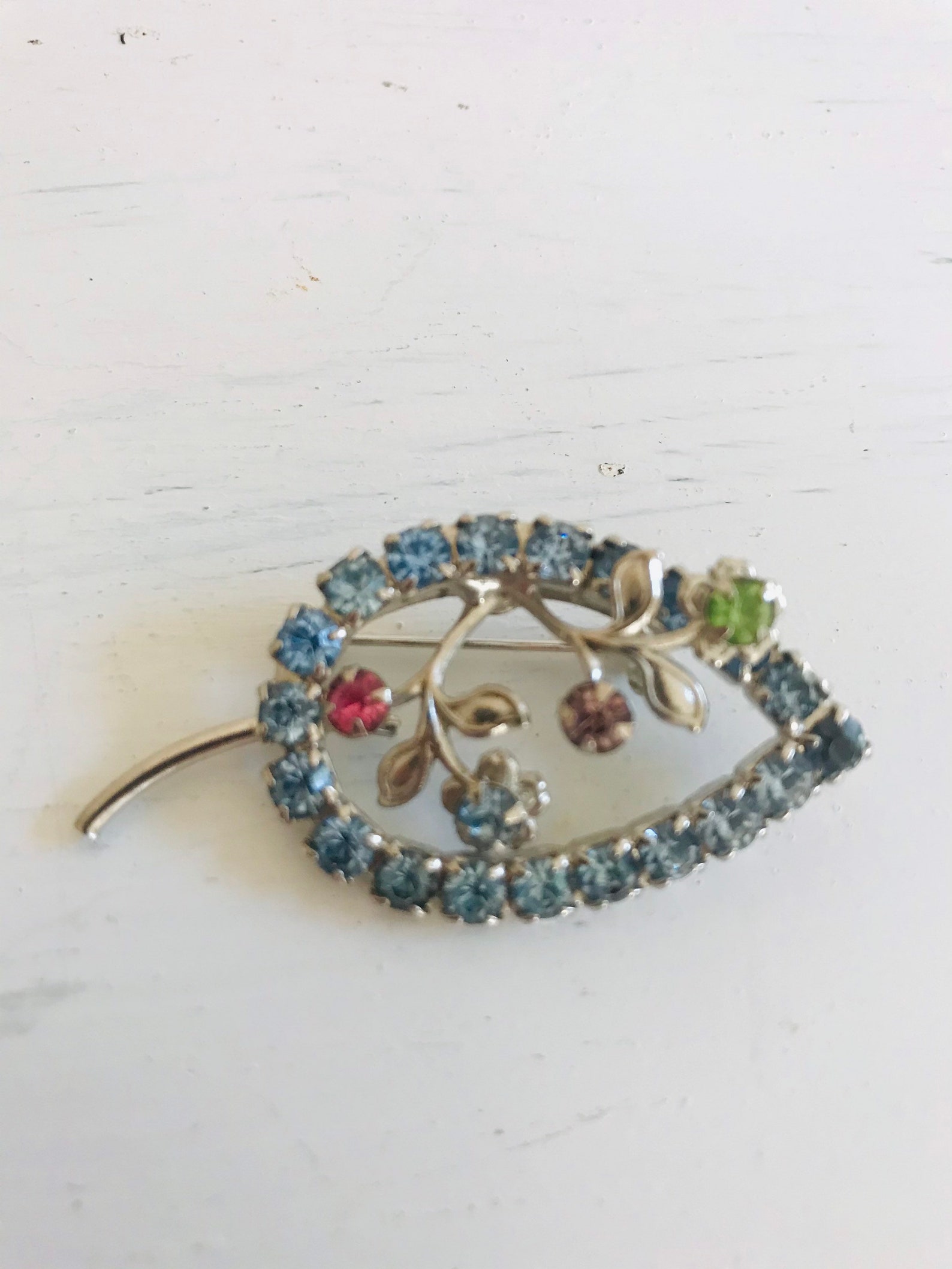 Spilla Foglia Viola Con Cristalli - Accessorio Elegante Per Abiti, Sciarpe E Cappotti - Regalo Perfetto - Foto 9