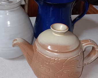 Frankoma Mayan Aztec teapot in Desert Gold model 7T mint