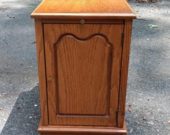 Vintage Lane Oak Side Cabinet with Magazine Rack and Drink Shelf 1980s 23x20x10