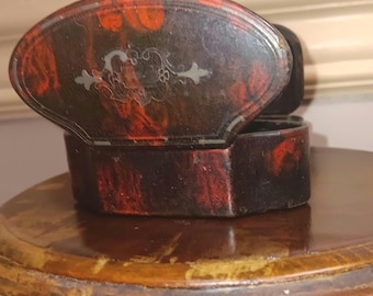 19th Century Snuff Box with Silver Inlay and Grain Painting Spring Lid