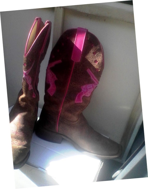 Girls cowboy boots size 5 pink pistol inlays with… - image 5