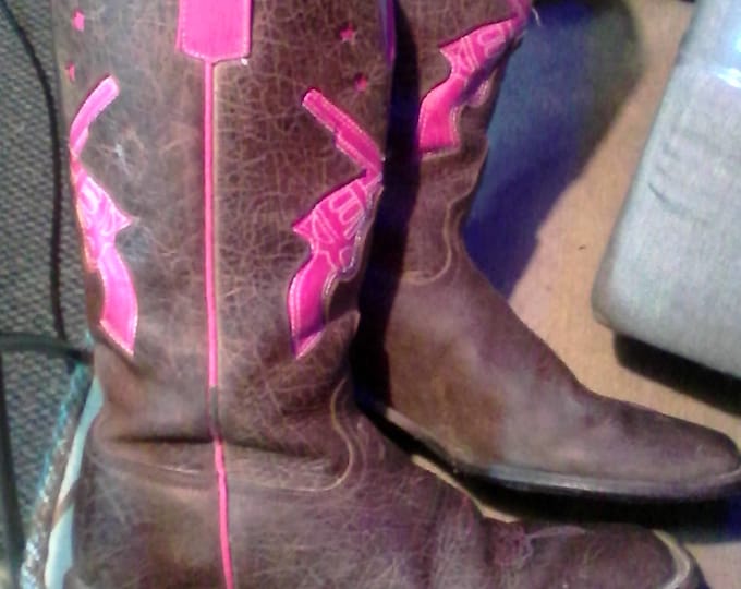 Girls cowboy boots size 5 pink pistol inlays with stars vintage Anderson Bean children's boots